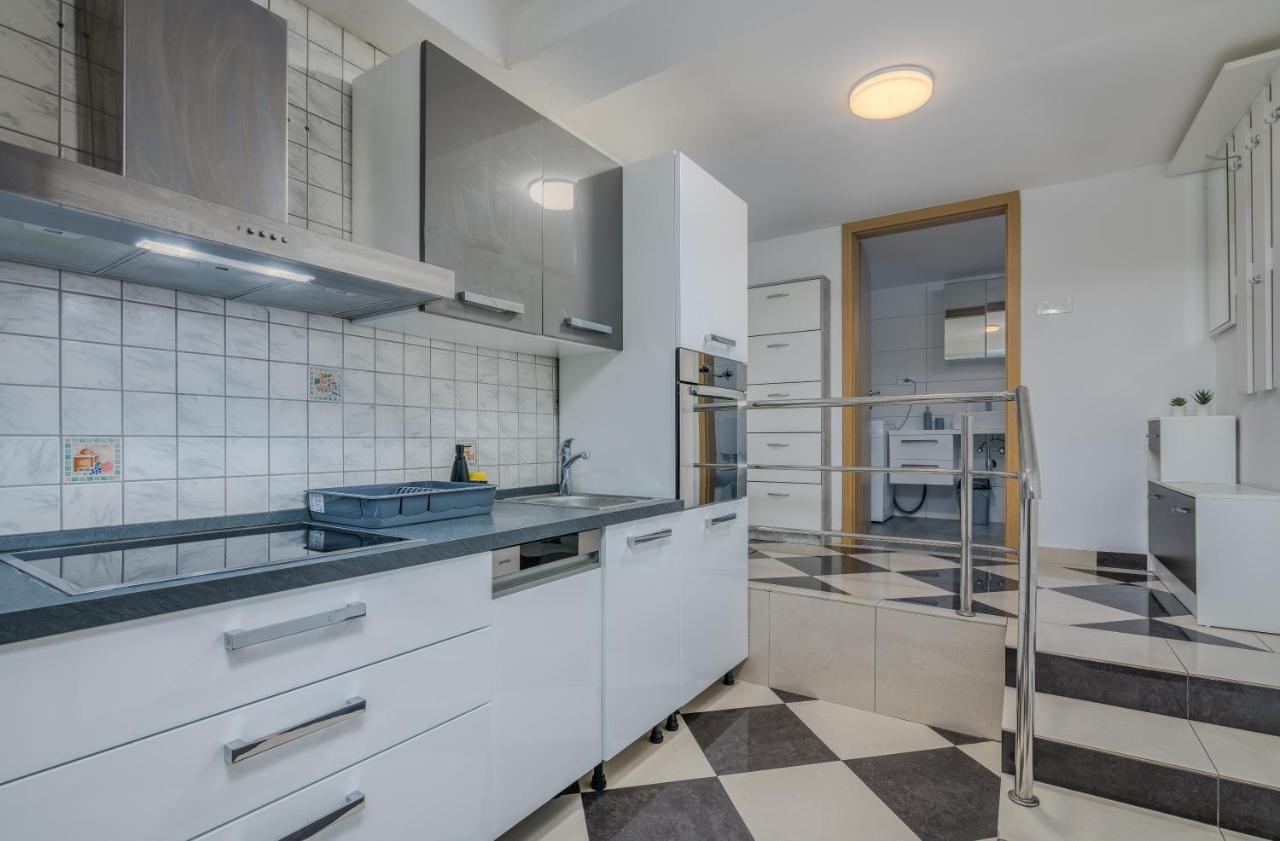 Apartments D Krk Town Εξωτερικό φωτογραφία